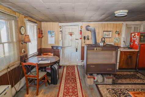 19 Knox Road Peru ME 04290