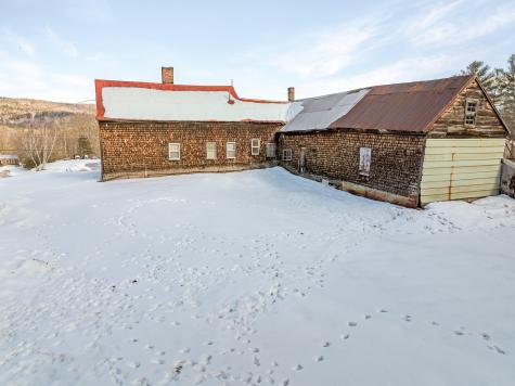 19 Knox Road Peru ME 04290