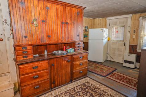 19 Knox Road Peru ME 04290