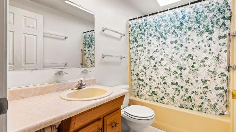24 Laurel Circle Bangor ME 04401