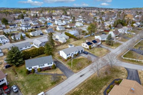 24 Laurel Circle Bangor ME 04401