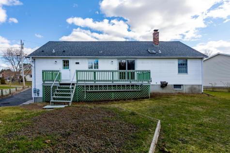 24 Laurel Circle Bangor ME 04401