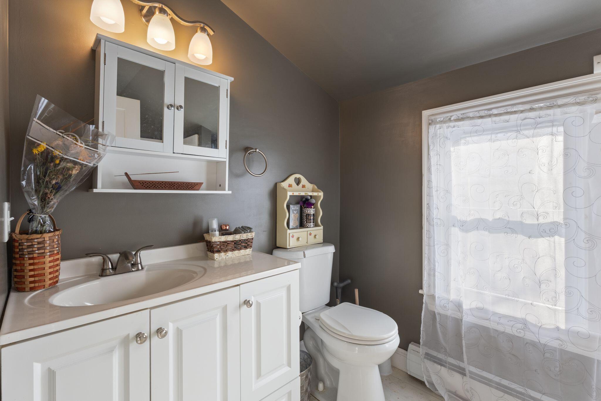 6 Winter Street Norway ME 04268