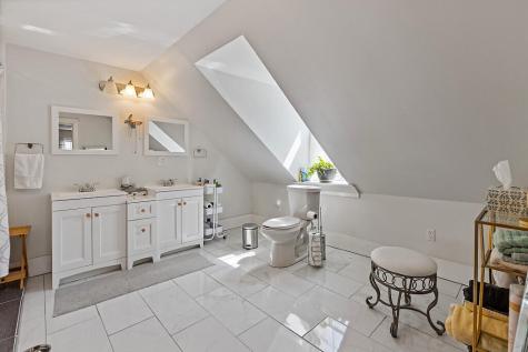 184 Highland Avenue Gardiner ME 04345