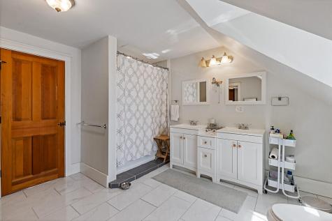 184 Highland Avenue Gardiner ME 04345