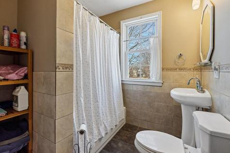 184 Highland Avenue Gardiner ME 04345