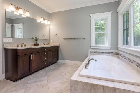 40 Garfield Road Minot ME 04258