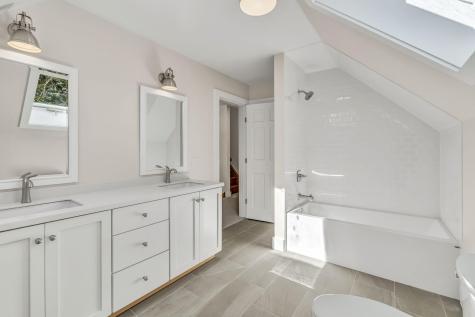 82 Falcon Lane Lamoine ME 04605