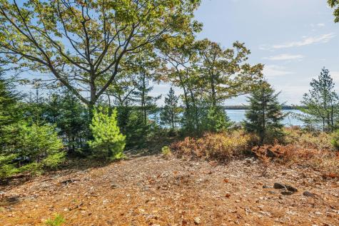 82 Falcon Lane Lamoine ME 04605