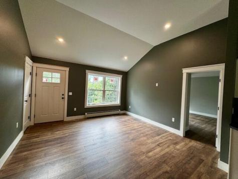 4 Colonial Drive Raymond ME 04071