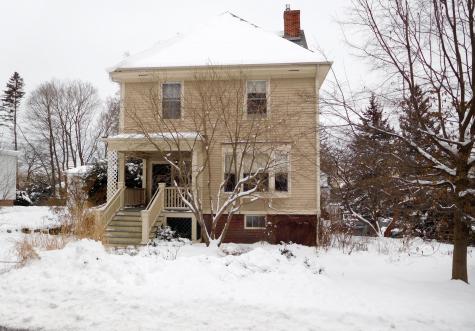 26 Mountain Avenue Lewiston ME 04240