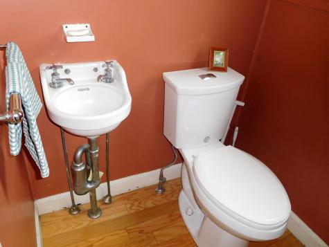 26 Mountain Avenue Lewiston ME 04240