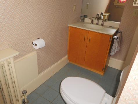 26 Mountain Avenue Lewiston ME 04240