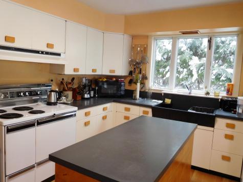 26 Mountain Avenue Lewiston ME 04240