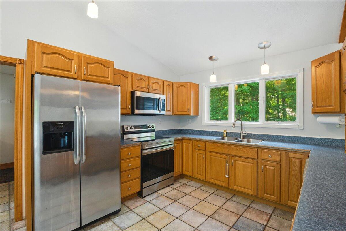 14 Goshen Lane New Gloucester ME 04260