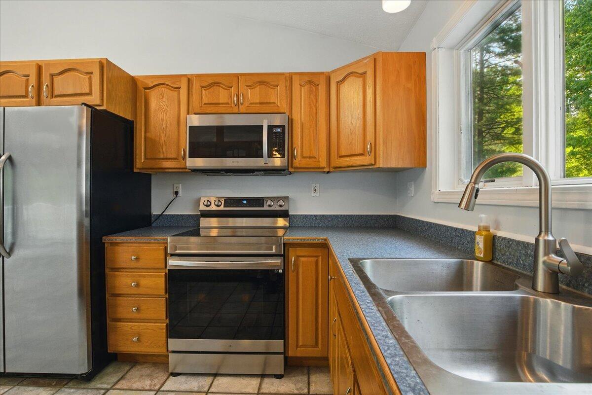 14 Goshen Lane New Gloucester ME 04260