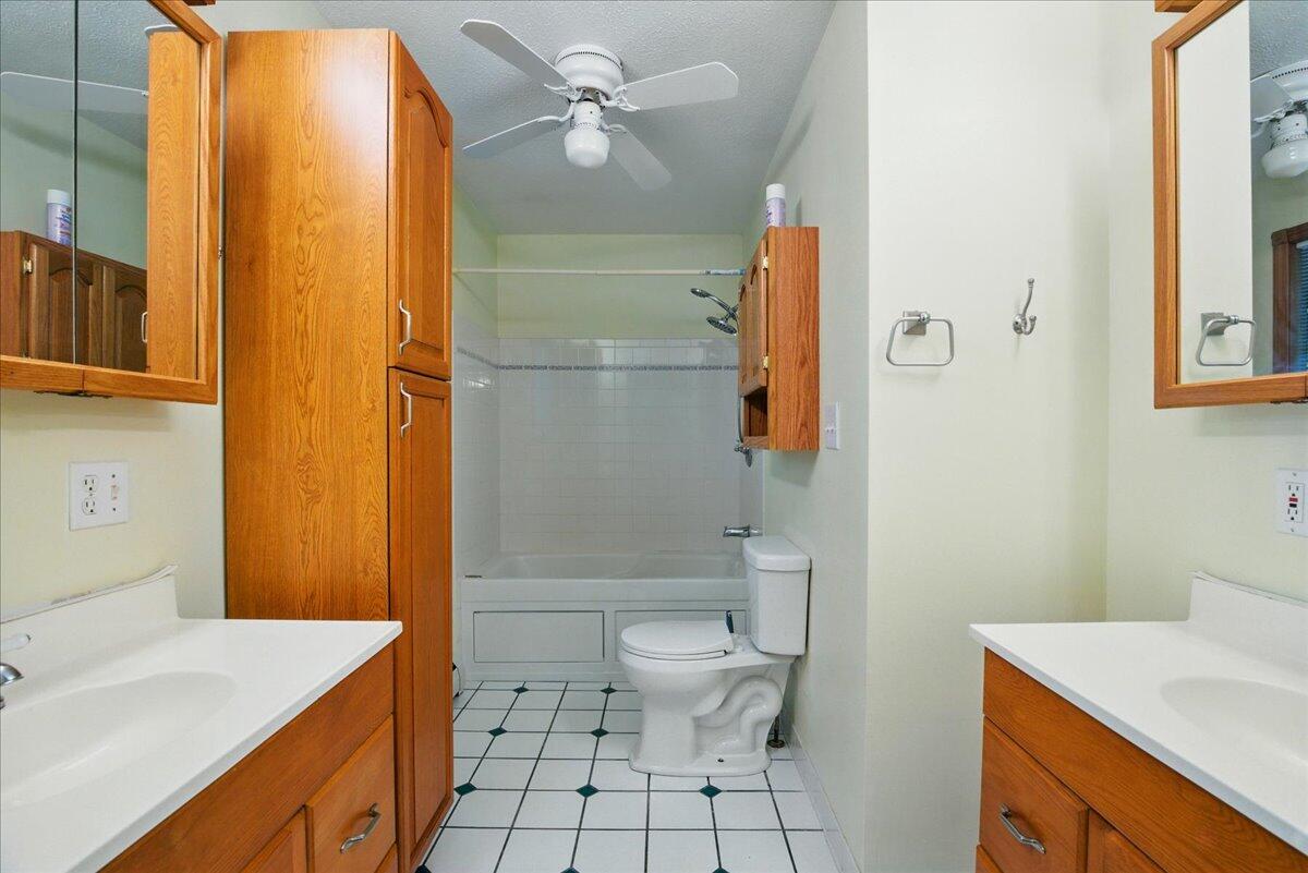 14 Goshen Lane New Gloucester ME 04260