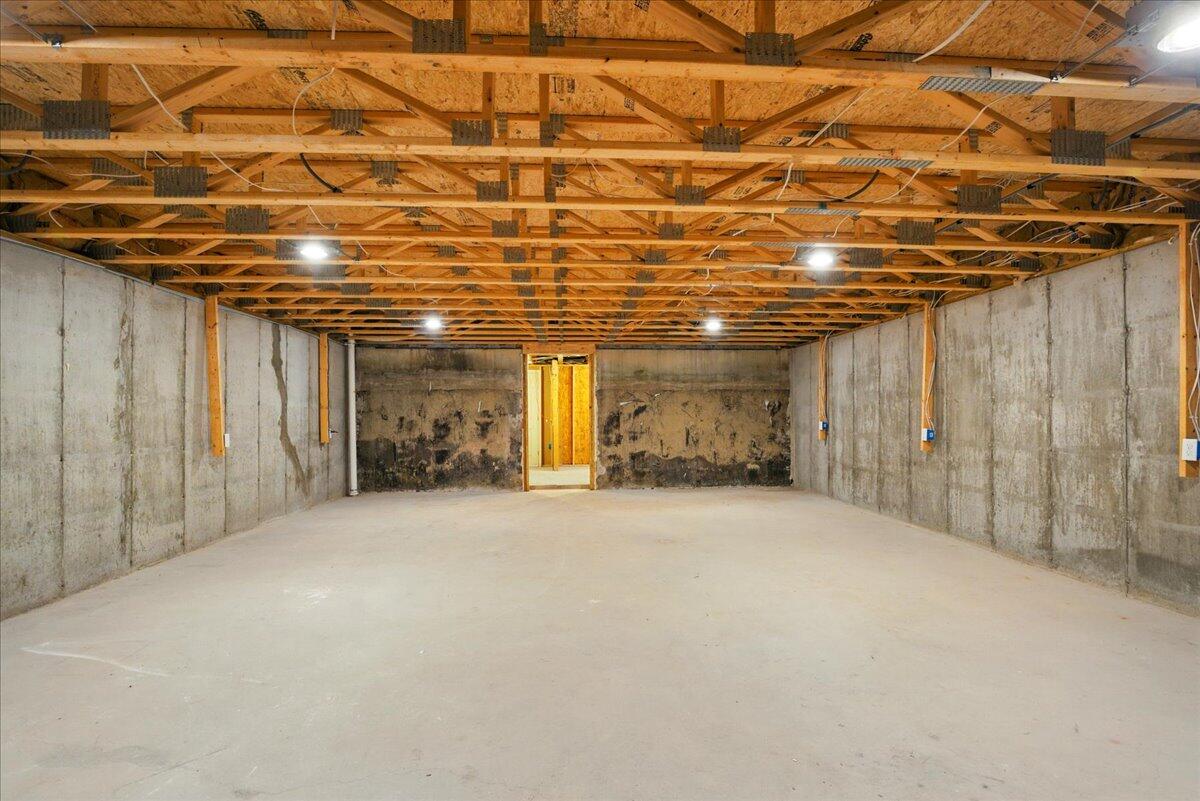 14 Goshen Lane New Gloucester ME 04260