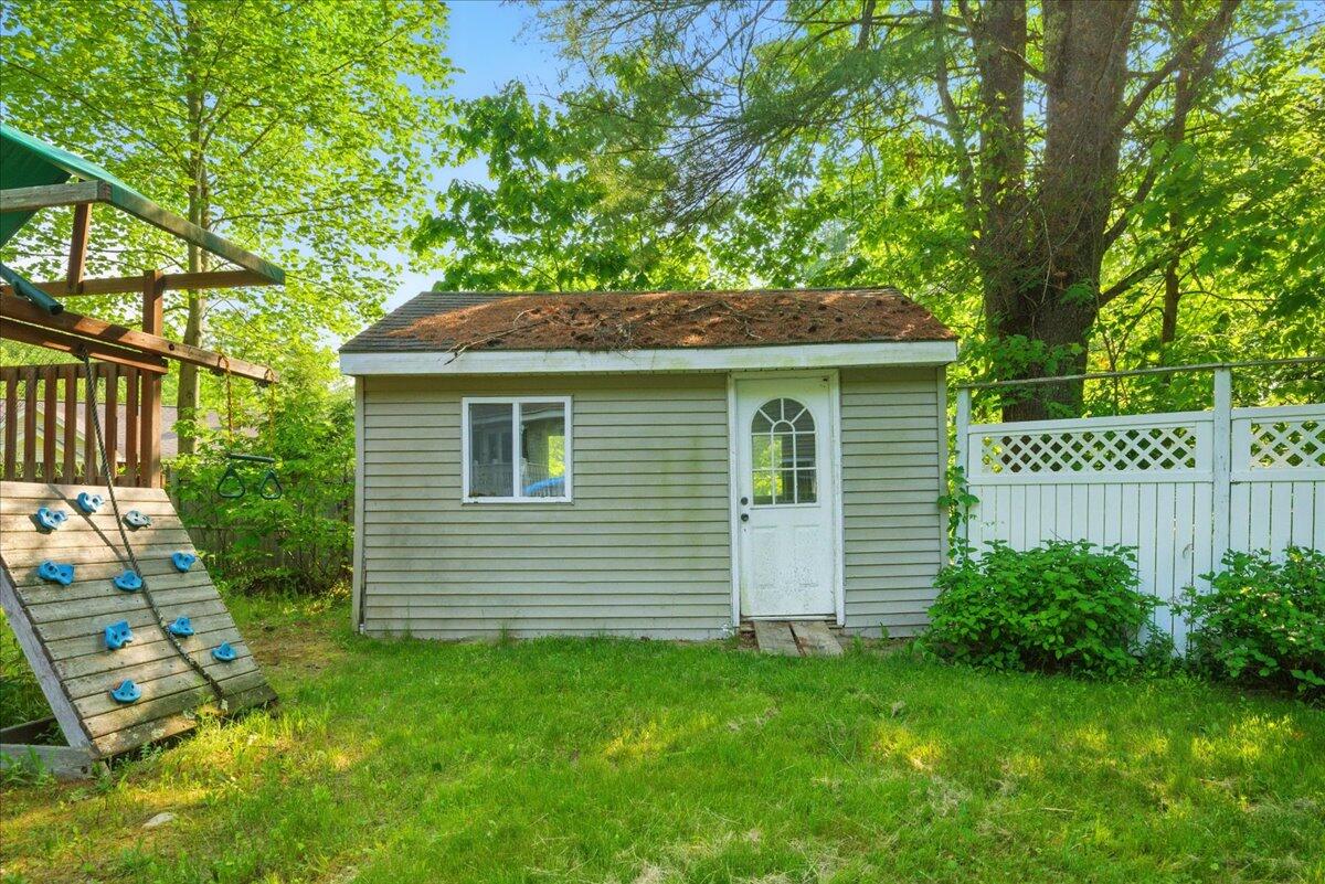 14 Goshen Lane New Gloucester ME 04260