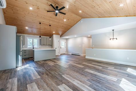 25 Lydia Lane Norway ME 04268