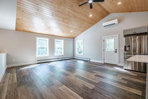 25 Lydia Lane Norway ME 04268