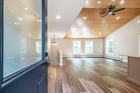 25 Lydia Lane Norway ME 04268