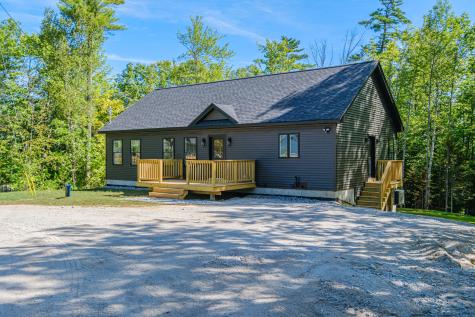 25 Lydia Lane Norway ME 04268
