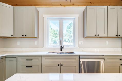 25 Lydia Lane Norway ME 04268