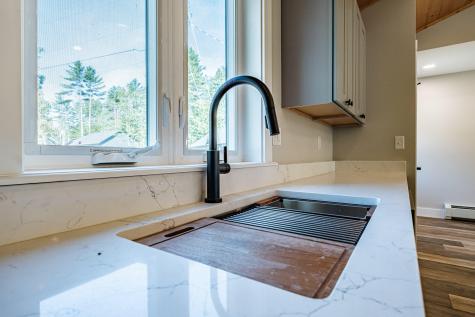 25 Lydia Lane Norway ME 04268