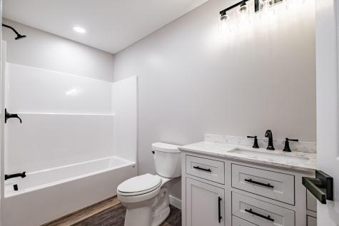 25 Lydia Lane Norway ME 04268