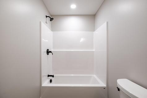 25 Lydia Lane Norway ME 04268