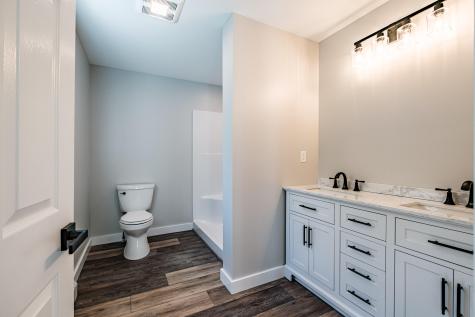 25 Lydia Lane Norway ME 04268