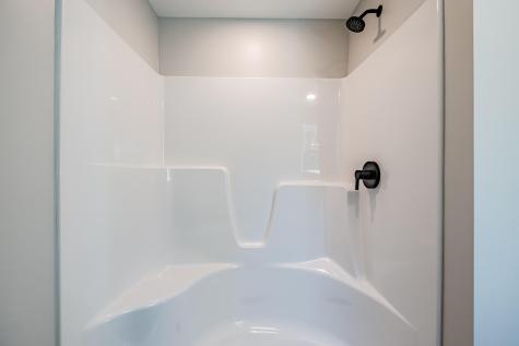 25 Lydia Lane Norway ME 04268