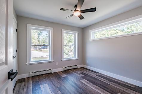 25 Lydia Lane Norway ME 04268