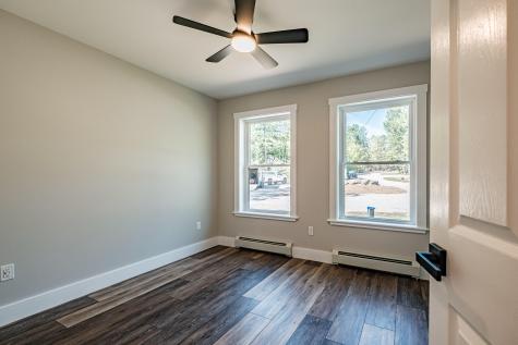 25 Lydia Lane Norway ME 04268