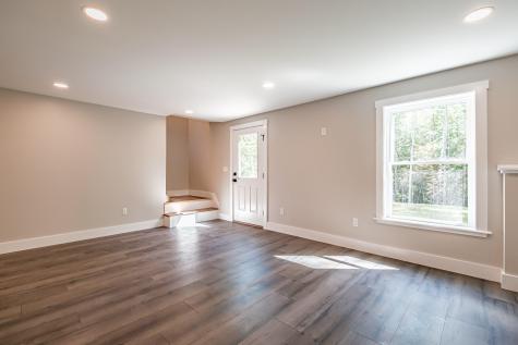 25 Lydia Lane Norway ME 04268