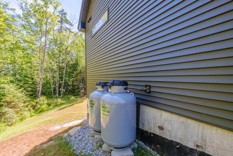 25 Lydia Lane Norway ME 04268