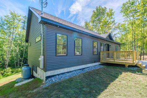 25 Lydia Lane Norway ME 04268