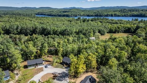 25 Lydia Lane Norway ME 04268