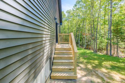 25 Lydia Lane Norway ME 04268