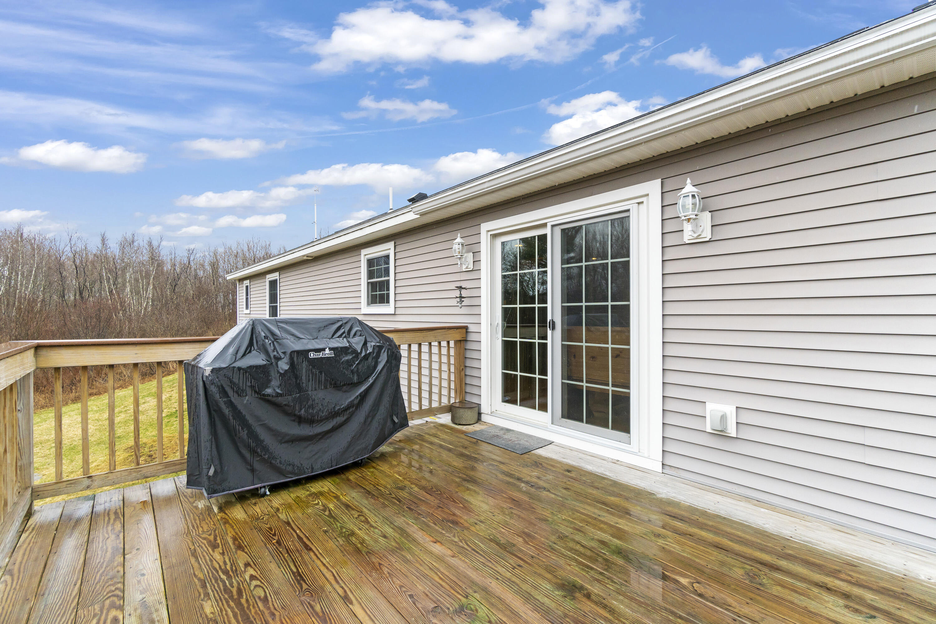 4 Meadow Way Richmond ME 04357