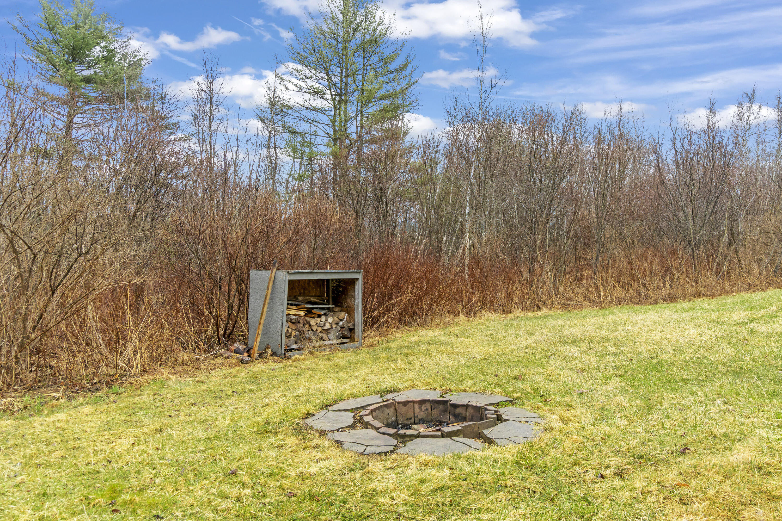 4 Meadow Way Richmond ME 04357