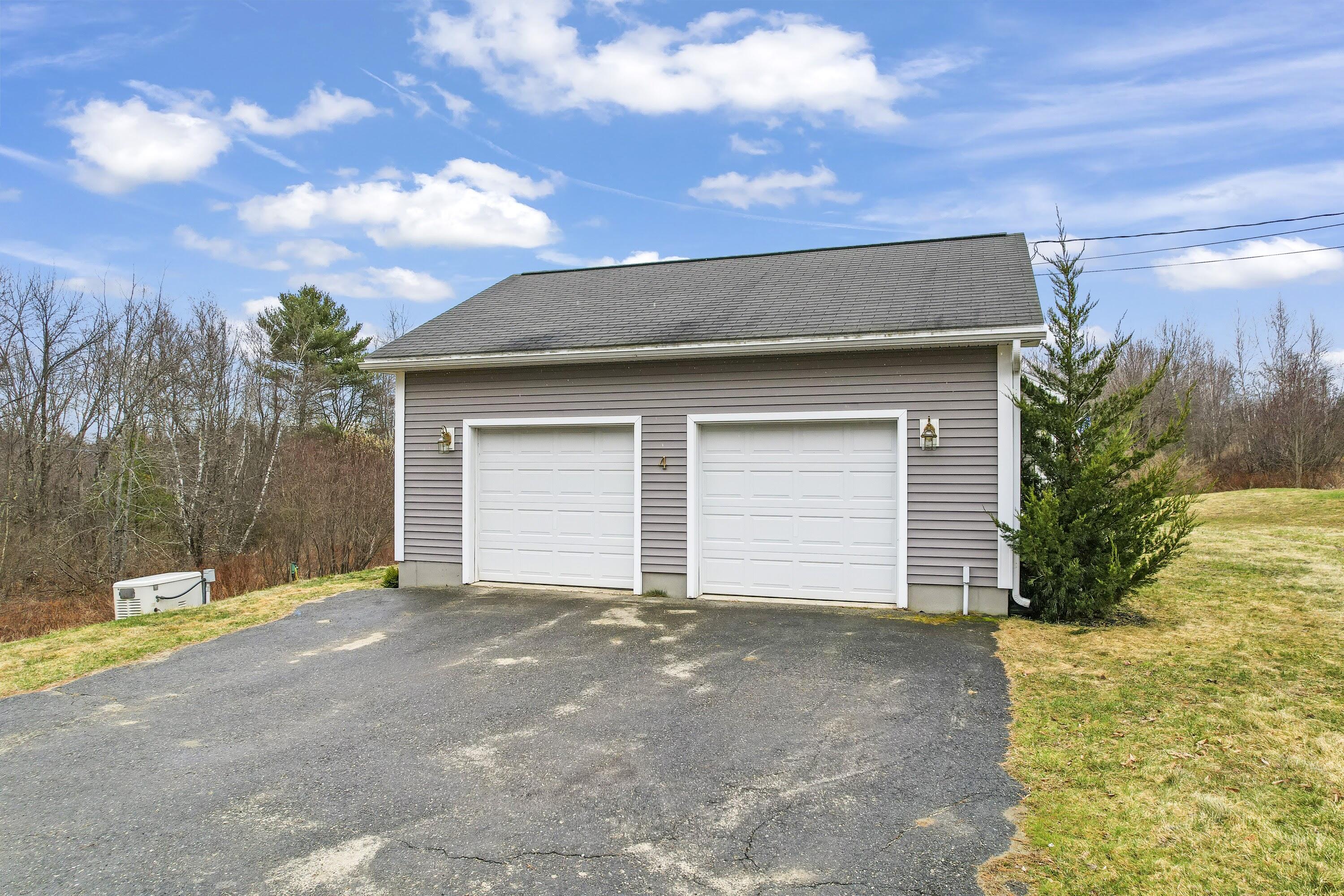 4 Meadow Way Richmond ME 04357