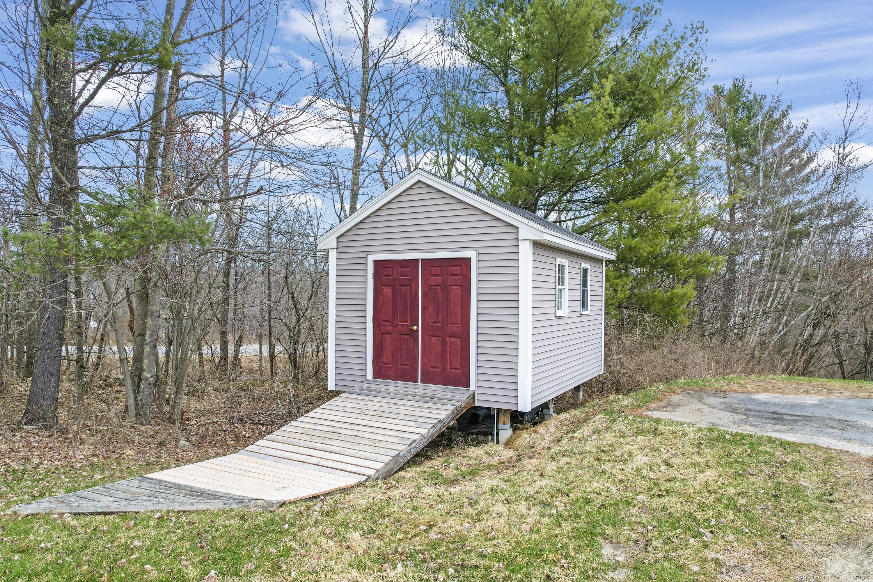 4 Meadow Way Richmond ME 04357