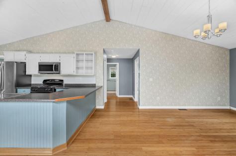 21 Hall Lane Norway ME 04268
