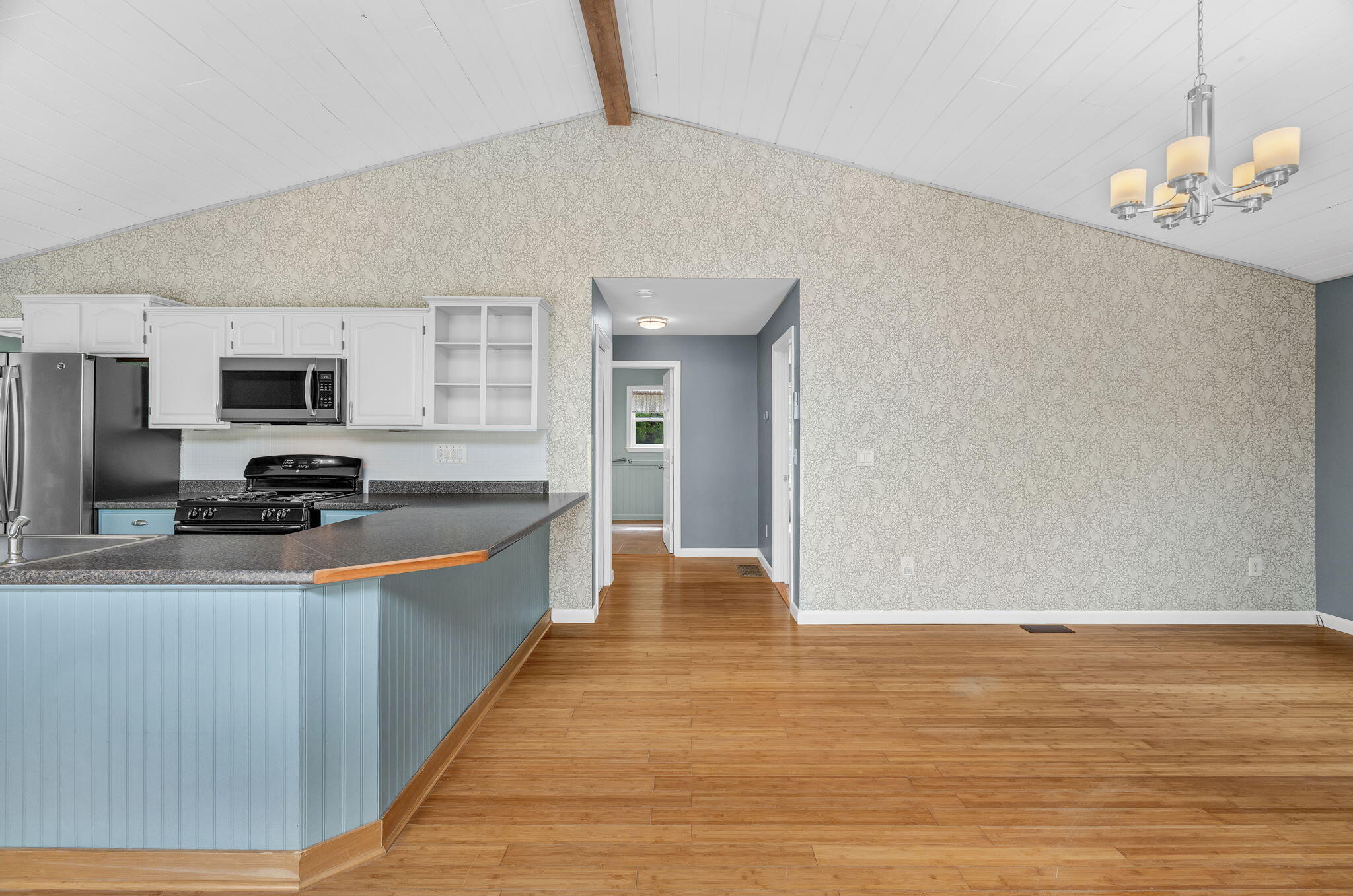 21 Hall Lane Norway ME 04268