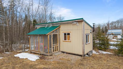 3 New England Road Abbot ME 04406