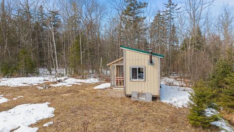 3 New England Road Abbot ME 04406