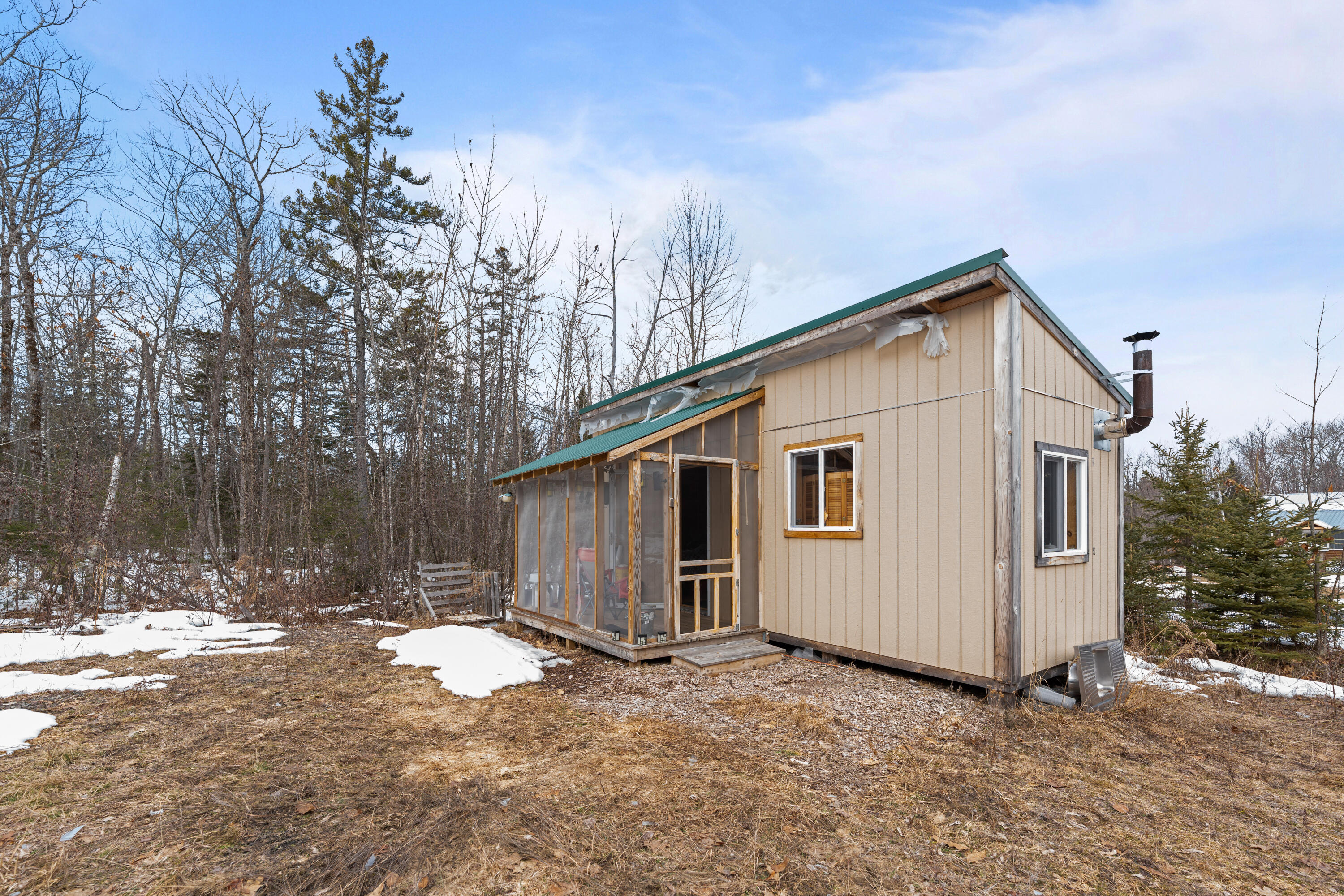 3 New England Road Abbot ME 04406