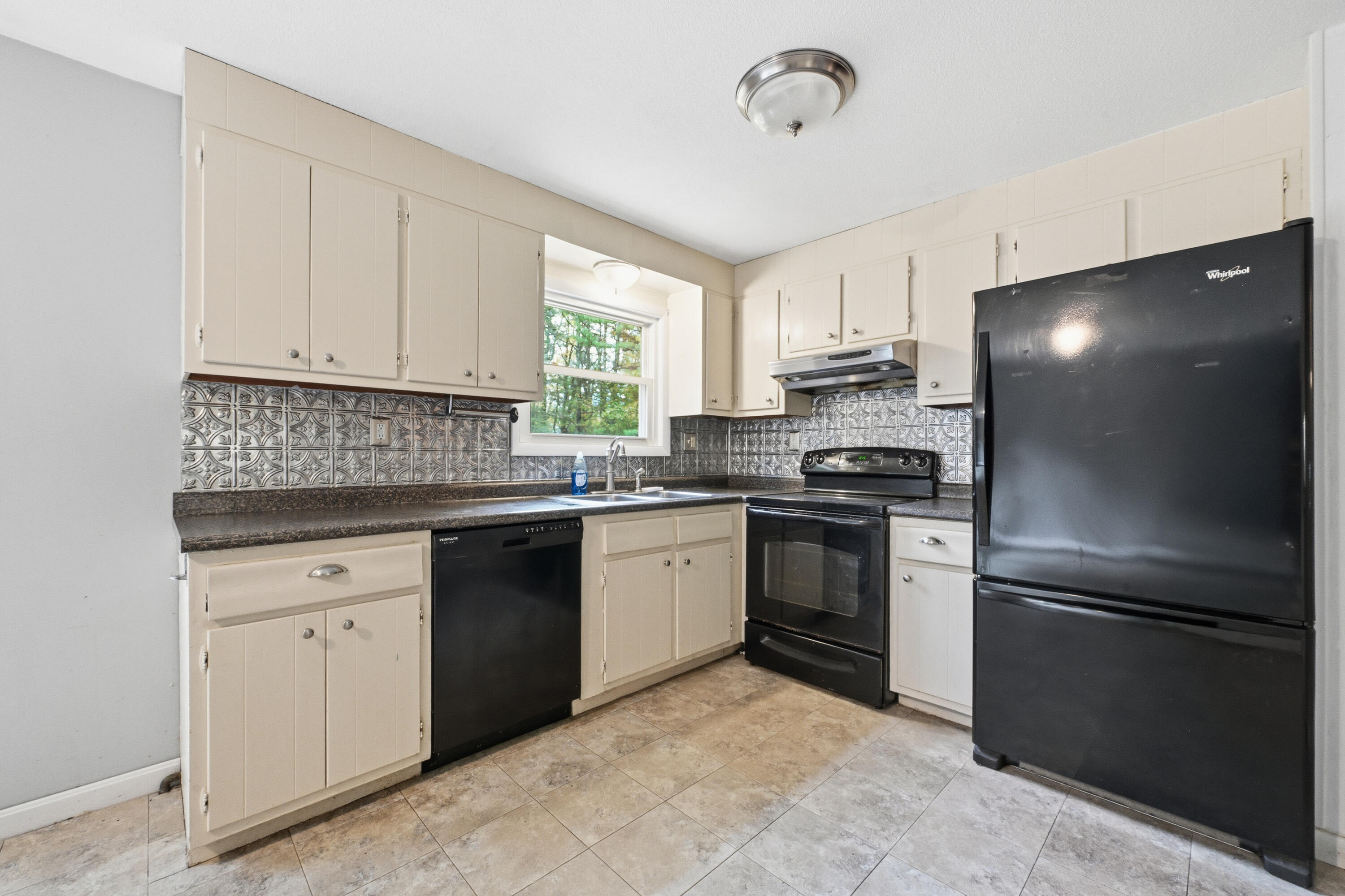 33 Woodridge Drive Manchester ME 04351